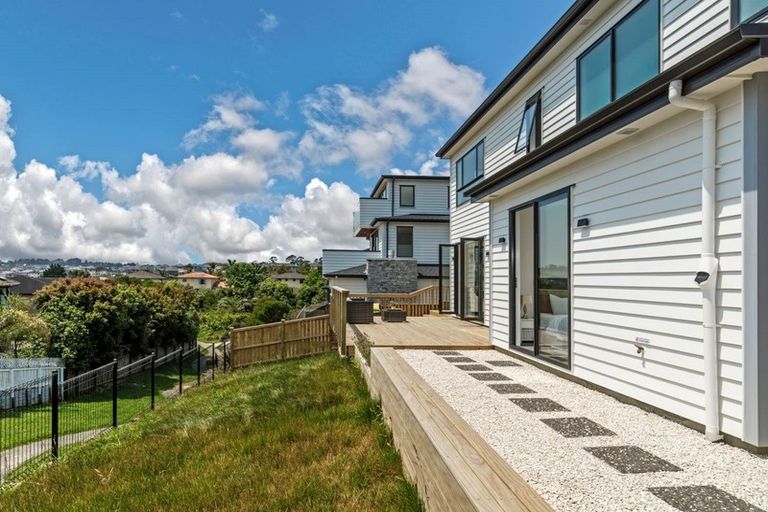 Photo of property in 3 May Potter Close, Oteha, Auckland, 0632