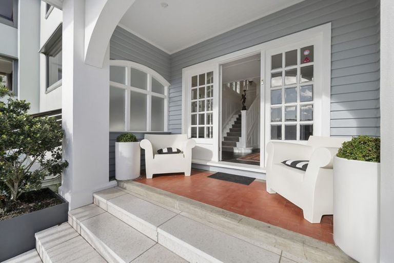 Photo of property in 44 Mcfarlane Street, Mount Victoria, Wellington, 6011