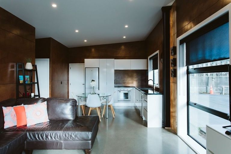 Photo of property in 7b Lyn Street, Lynmouth, New Plymouth, 4310