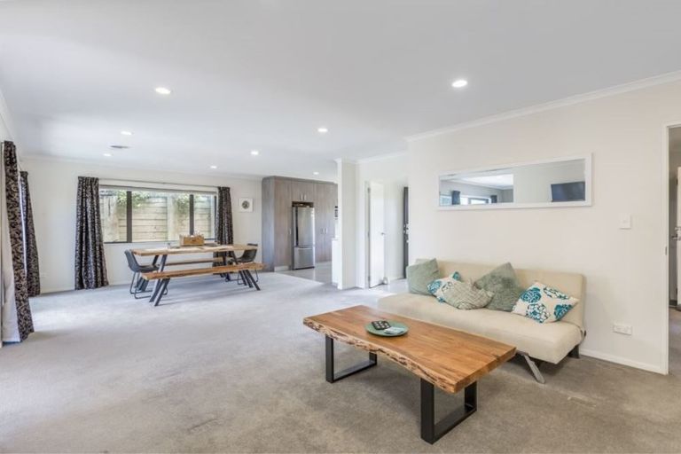 Photo of property in 131 Vipond Road, Stanmore Bay, Whangaparaoa, 0932