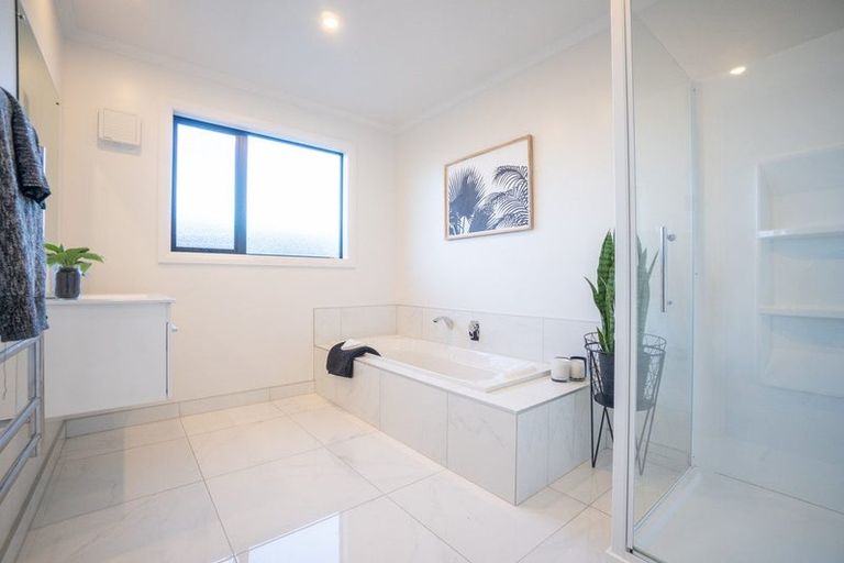 Photo of property in 3 Stratford Court, Fitzherbert, Palmerston North, 4410