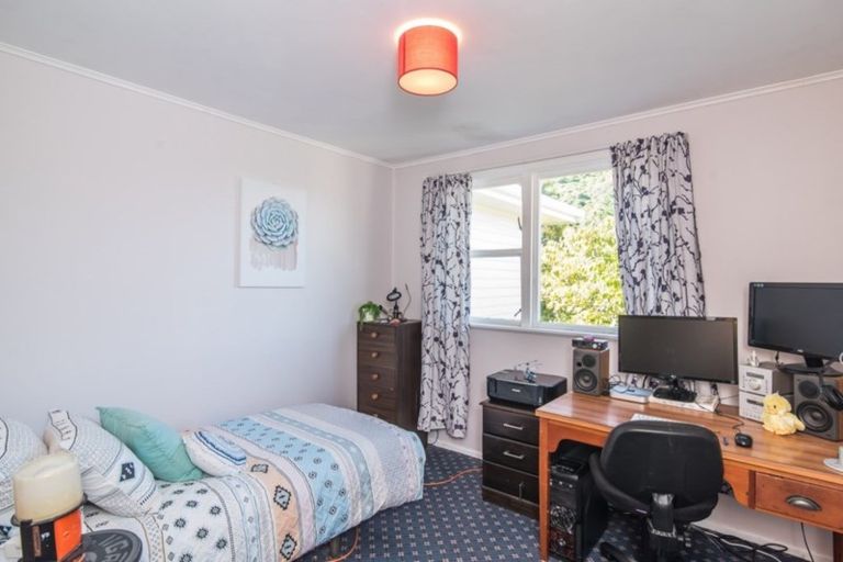 Photo of property in 139 Parkvale Road, Karori, Wellington, 6012