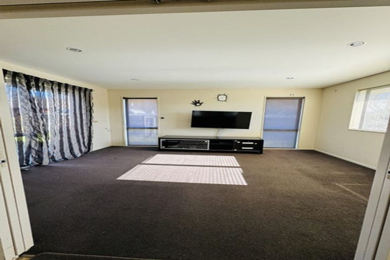 Photo of property in 43 Somerville Crescent, Aidanfield, Christchurch, 8025