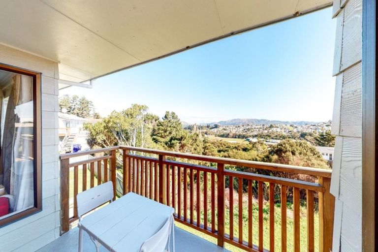 Photo of property in 3 Gaff Place, Whitby, Porirua, 5024