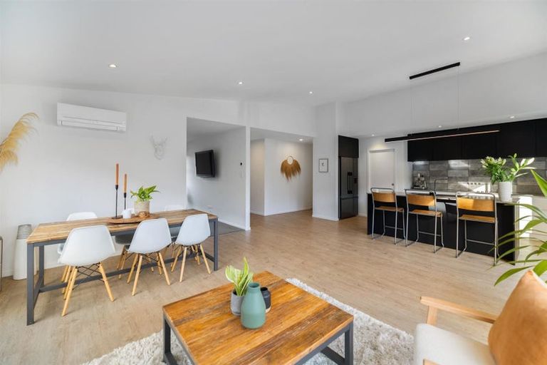 Photo of property in 21 Sarges Way, Lake Hawea, Wanaka, 9382