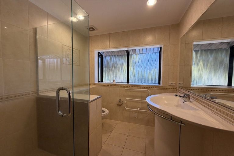 Photo of property in 7 Aotearoa Terrace, Murrays Bay, Auckland, 0630