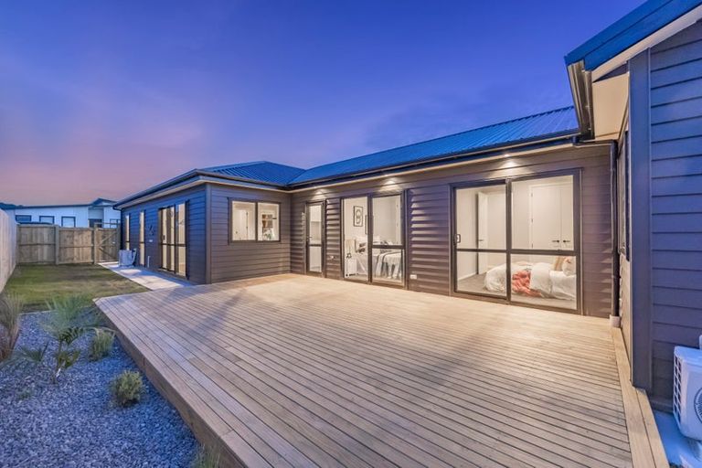 Photo of property in 12 Cutfield Lane, Kumeu, 0810