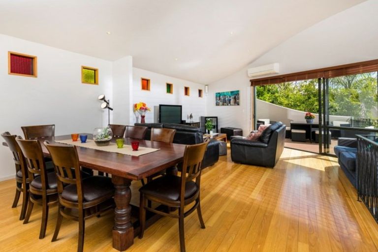 Photo of property in 64 Kate Sheppard Avenue, Torbay, Auckland, 0630