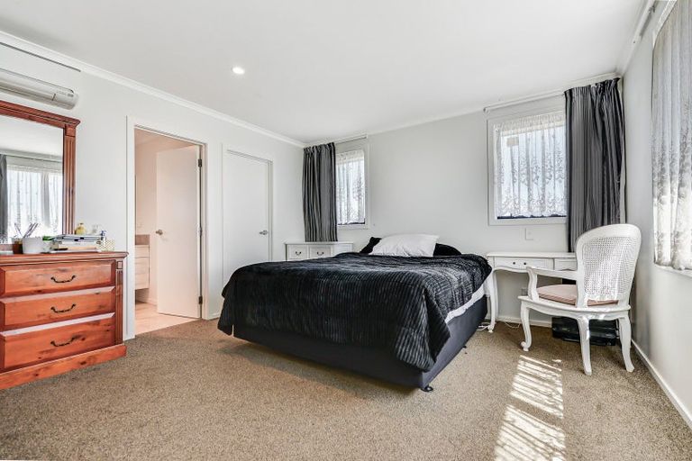 Photo of property in 35 Cabourne Drive, Glenview, Hamilton, 3206