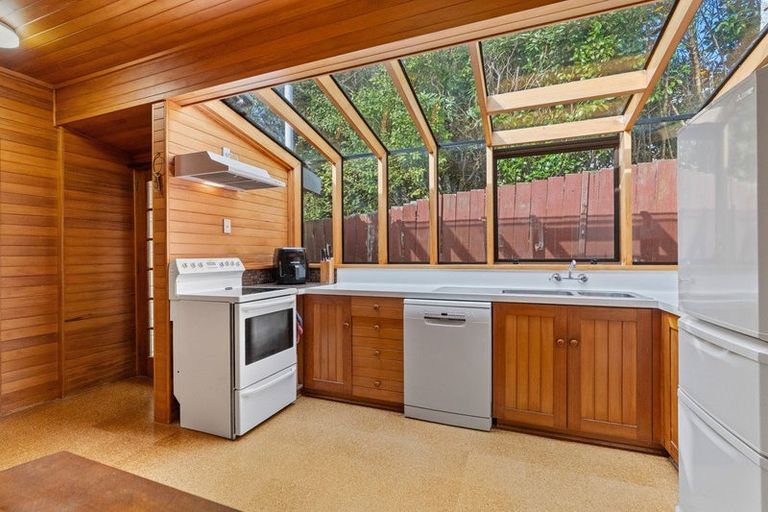 Photo of property in 11 Howard Street, Macandrew Bay, Dunedin, 9014