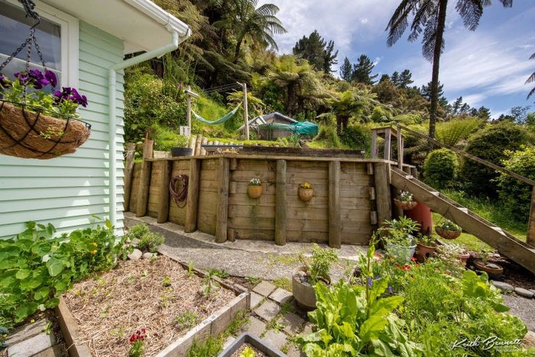 Photo of property in 36 Wyndham Road, Pinehaven, Upper Hutt, 5019