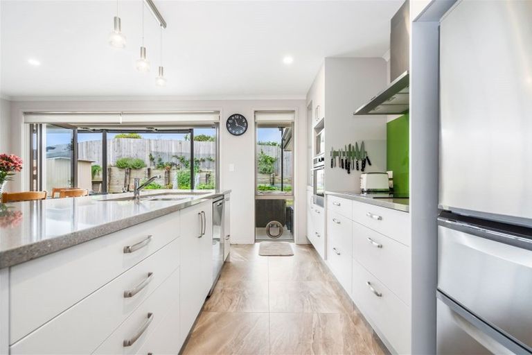 Photo of property in 6 Powhaitere Road, One Tree Point, 0118