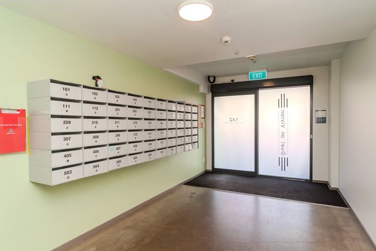 Photo of property in Dual Apartments, 406/142 Vivian Street, Te Aro, Wellington, 6011