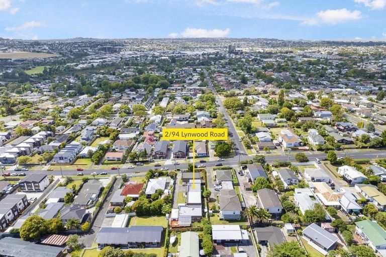 Photo of property in 2/94 Lynwood Road, New Lynn, Auckland, 0600