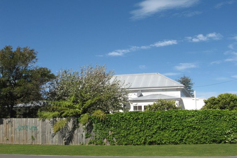 Photo of property in 2 Dickson Street, Kaiti, Gisborne, 4010