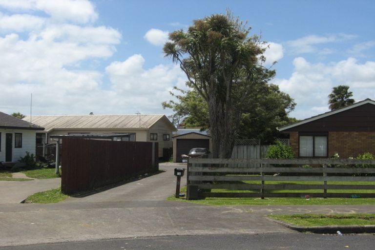 Photo of property in 2/39 Kopara Place, Clendon Park, Auckland, 2103