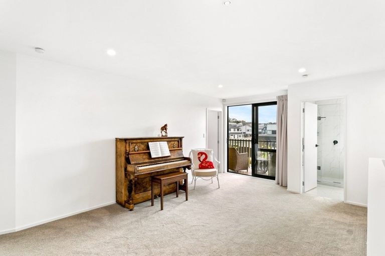 Photo of property in 76 Ashley Avenue, Long Bay, Auckland, 0630