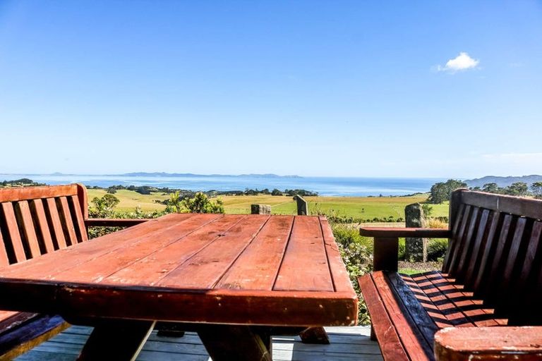 Photo of property in 601 Cable Bay Block Road, Cable Bay, 0420