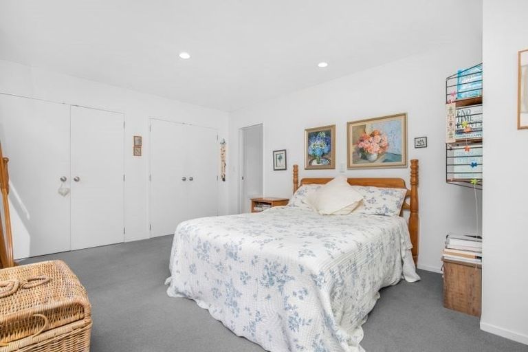 Photo of property in 18 Waterview Downs, Waterview, Auckland, 1026