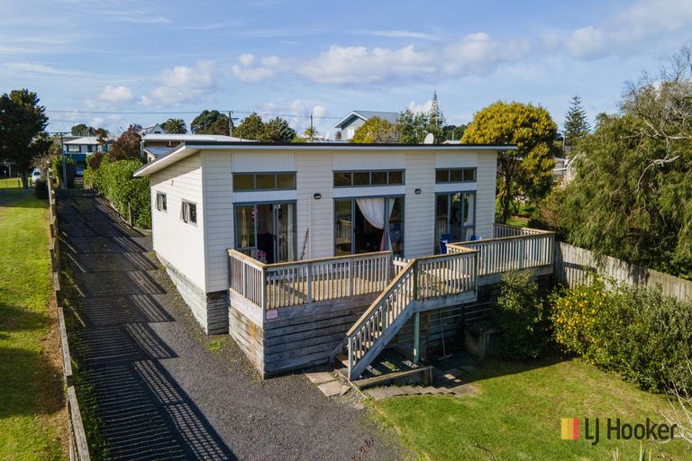 Photo of property in 32a Hillview Road, Waihi Beach, 3611