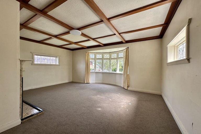 Photo of property in 84 Cambridge Terrace, Waterloo, Lower Hutt, 5011