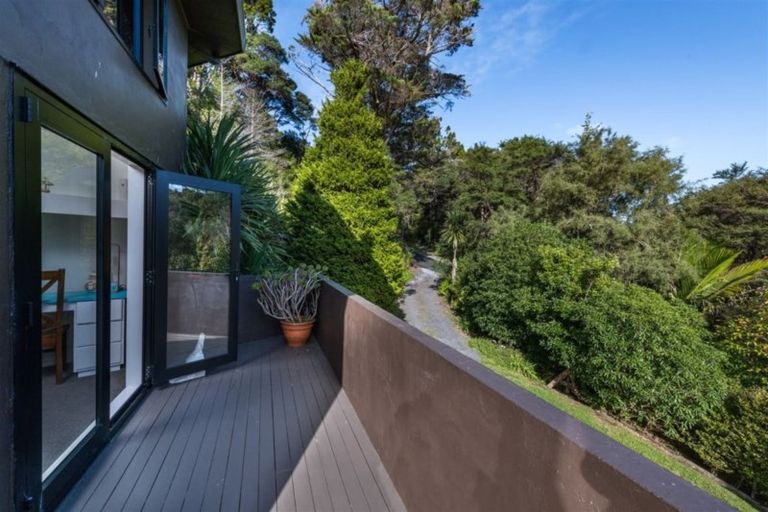 Photo of property in 69 Paturoa Road, Titirangi, Auckland, 0604