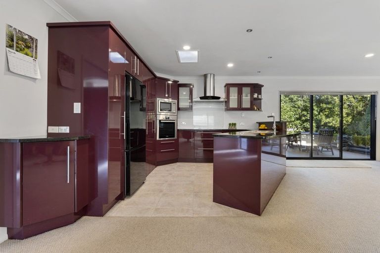 Photo of property in 227 Heta Road, Merrilands, New Plymouth, 4312