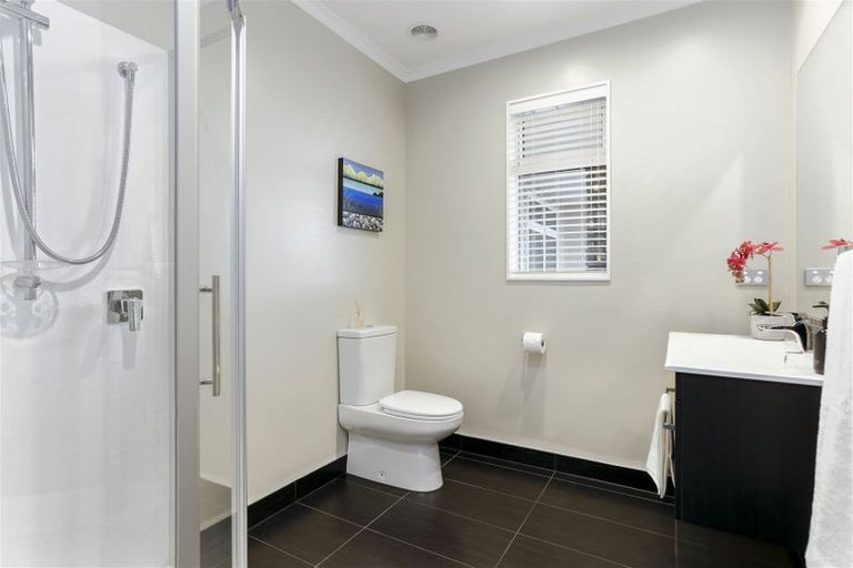 Photo of property in 21 Kahika Grove, Huapai, Kumeu, 0810