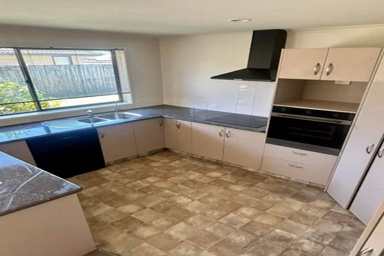 Photo of property in 30 Atlantic Close, Papamoa Beach, Papamoa, 3118