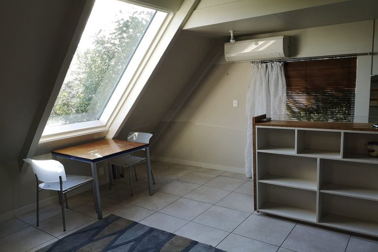 Photo of property in 14-16 Edgeware Road, Wilton, Wellington, 6012