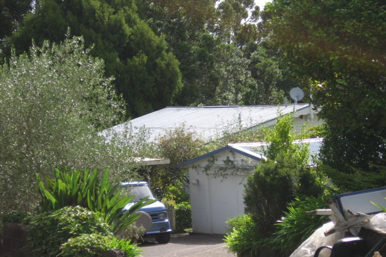 Photo of property in 185 Atkinson Road, Titirangi, Auckland, 0604