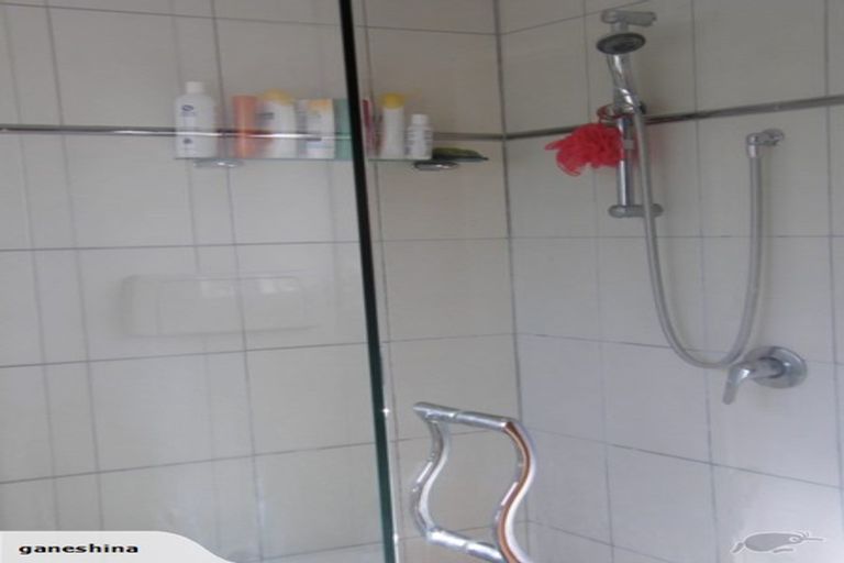 Photo of property in 66 Rosecamp Road, Beach Haven, Auckland, 0626