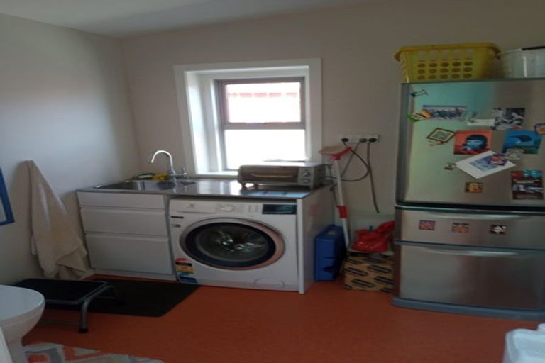 Photo of property in 236 The Esplanade, Island Bay, Wellington, 6023