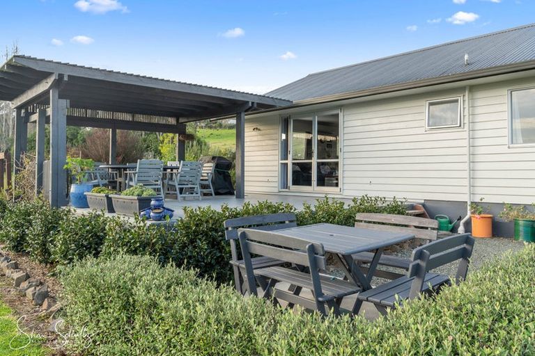 Photo of property in 86 Matakohe Wharf Road, Matakohe, 0593