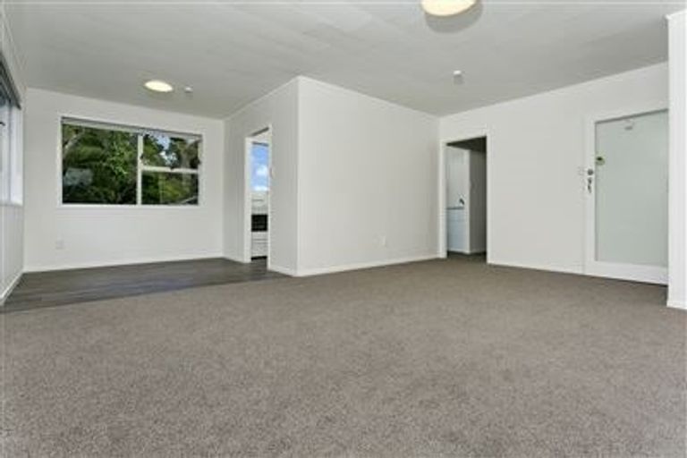 Photo of property in 135 Sunnynook Road, Forrest Hill, Auckland, 0620