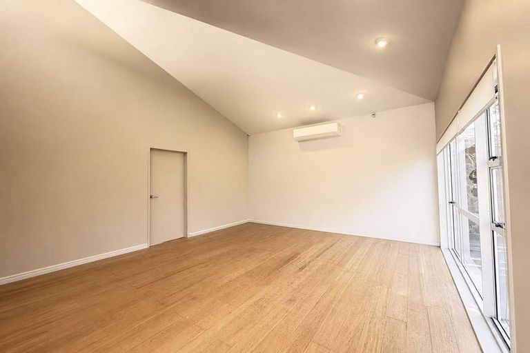 Photo of property in 13a King Richard Place, Browns Bay, Auckland, 0630