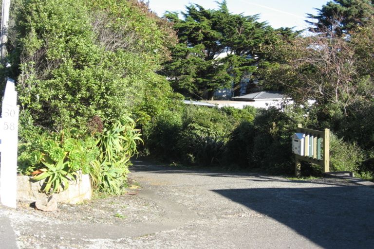 Photo of property in 60 Black Rock Road, Newlands, Wellington, 6037