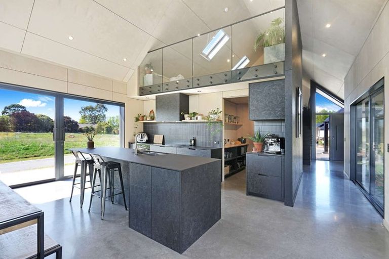 Photo of property in 82 Queens Avenue, Waikuku Beach, 7402