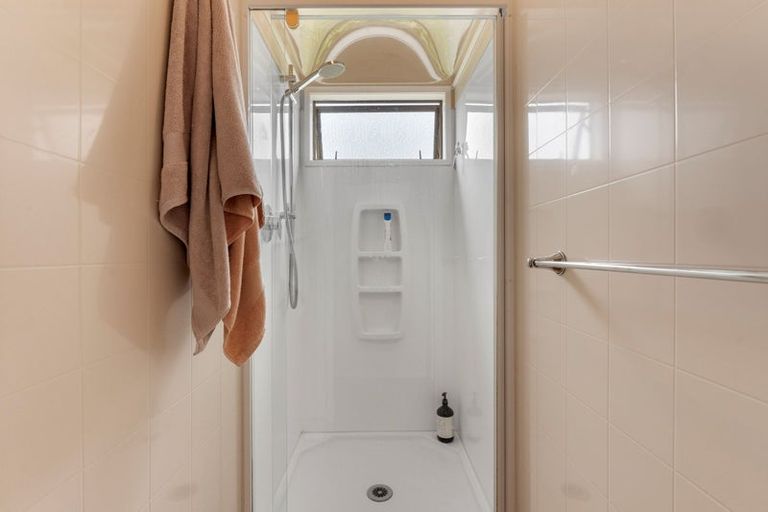 Photo of property in 6 Linda Place, Saint Johns Hill, Whanganui, 4501