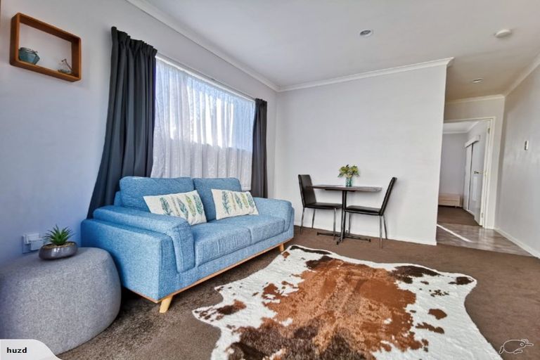 Photo of property in 14 Sharivari Place, Conifer Grove, Takanini, 2112