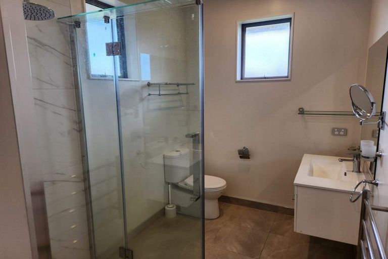 Photo of property in 8 Little Gem Road, Hornby, Christchurch, 8025