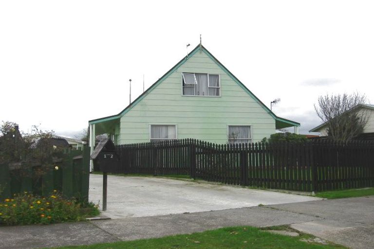 Photo of property in 12 Colonial Place, Kelvin Grove, Palmerston North, 4414