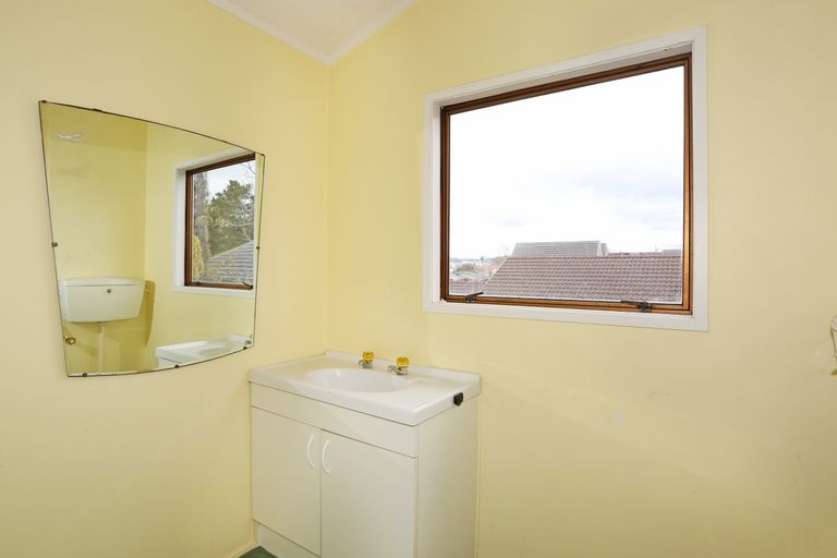 Photo of property in 2/8 Wood Street, Papakura, 2110