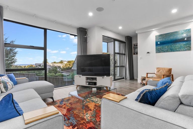 Photo of property in 74e Langana Avenue, Browns Bay, Auckland, 0630