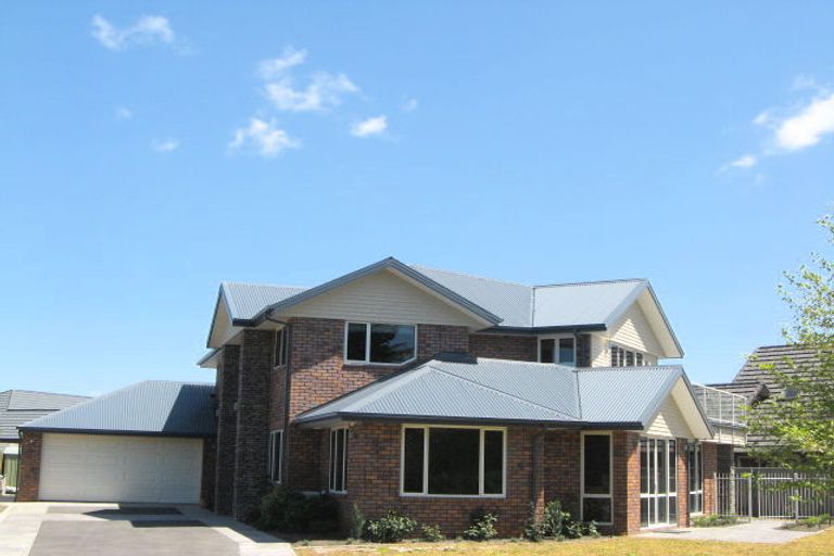 Photo of property in 62 Willowview Drive, Redwood, Christchurch, 8051