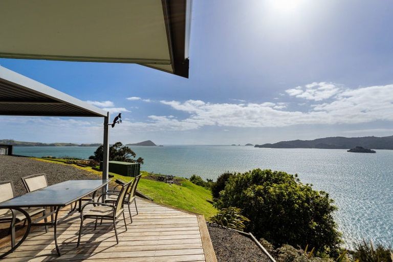 Photo of property in 1002 Wyuna Bay Road, Wyuna Bay, Coromandel, 3581