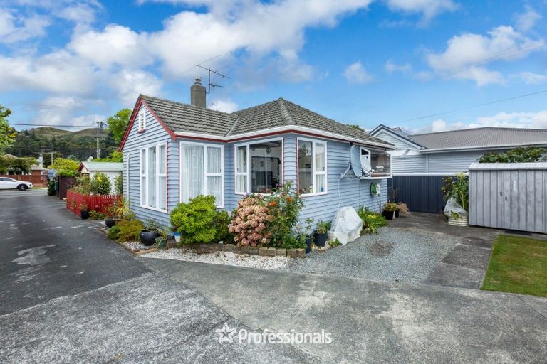 Photo of property in 18 Seddon Street, Wallaceville, Upper Hutt, 5018