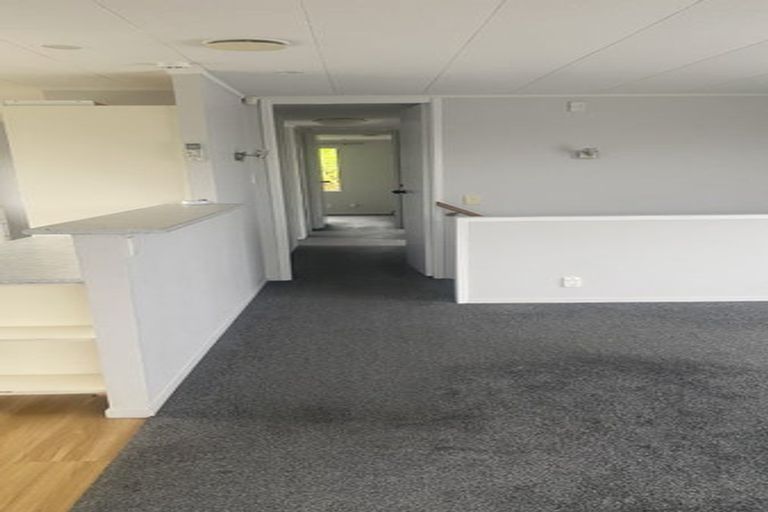 Photo of property in 41 Lavelle Road, Henderson, Auckland, 0612