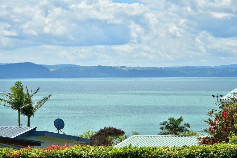 Photo of property in 1333 Whangaparaoa Road, Army Bay, Whangaparaoa, 0930