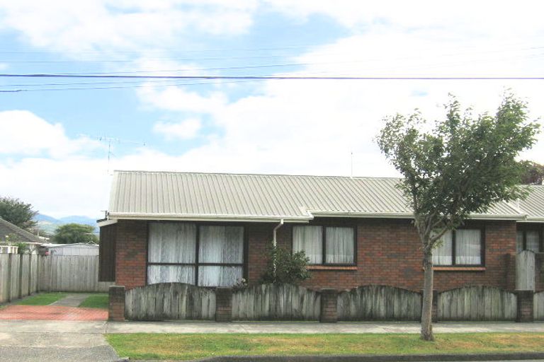 Photo of property in 17 Lane Street, Wallaceville, Upper Hutt, 5018